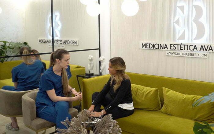Marta López en la clínica de medicina estética Dra Elena Berezo