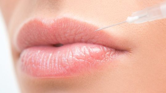 factores claves para elegir clínica aumento labios