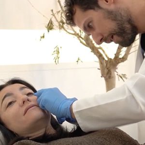 Neuromoduladores Botox. Tratamiento para eliminar arrugas en la clinica de medicina estetica EB