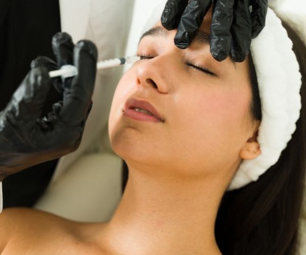 Rinomodelación con acido hialuronico sin cirugía Medicina estética Salamanca