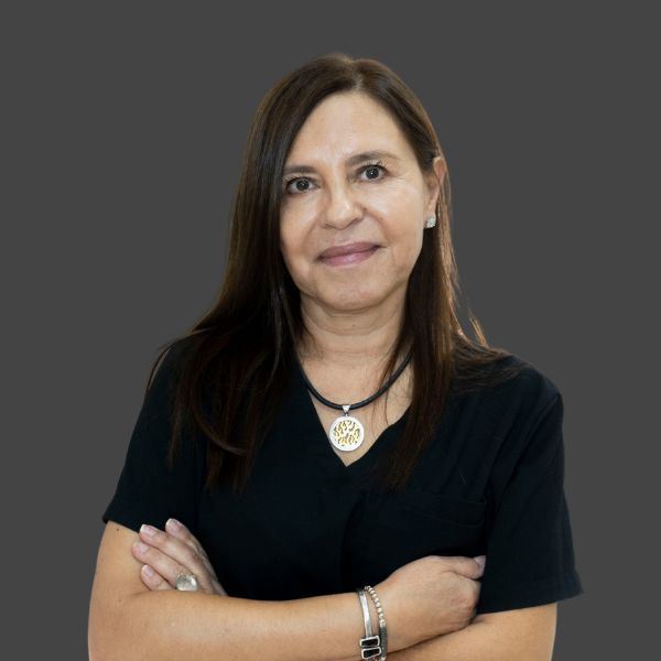 Dra Claudia Larrarte clinica capilar