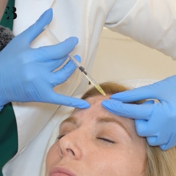Tratamiento para quitar arrugas en la clínica de medicina estética EB